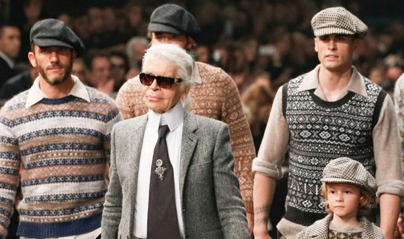 Chanel 830x492 Chanel Métiers d’Art pre Otoño 2016: un desfile a todo tweed no exento de polémica
